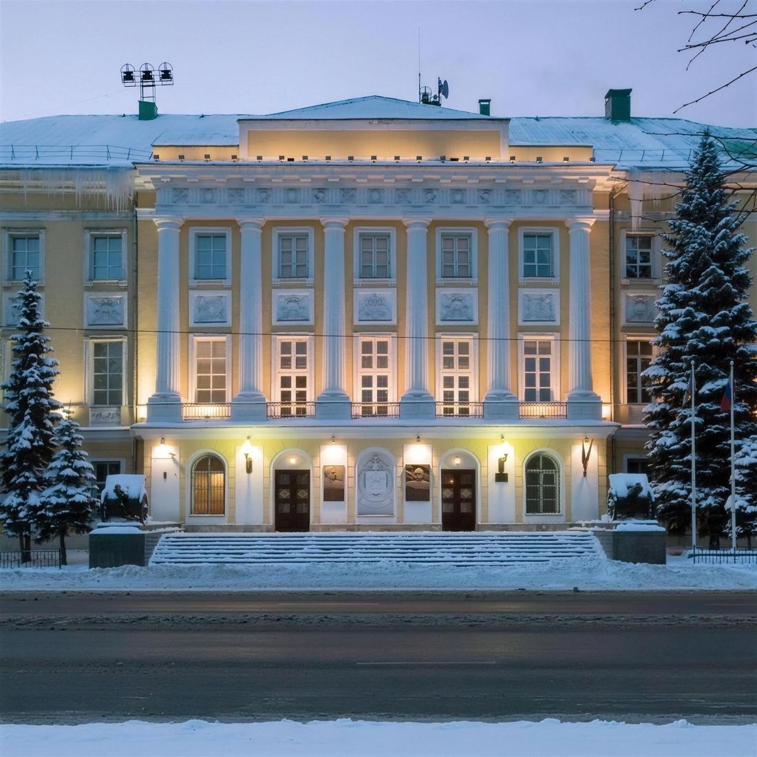 Кригскомиссариат, Москва, Космодамианская набережная, 24